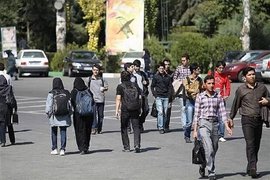 بی‌اعتمادی مردم به رسانه‌های داخلی و خارجی