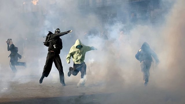 اعتراضات هزینه‌ زندگی در اروپا؛ از میلان تا بروکسل، از تیرانا تا پاریس