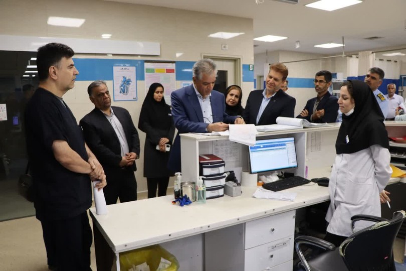 بازدید مدیرکل درمان مستقیم سازمان تأمین اجتماعی از بیمارستان ۱۷ شهریور آبادان