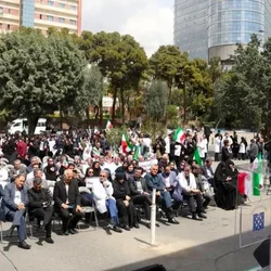 تجمع گروهی از اعضای جامعه پزشکی در پی حمله به مراکز درمانی