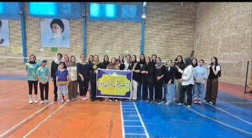 قهرمانی معاون درمان تأمین اجتماعی ایلام در رقابت‌های بدمینتون بانوان