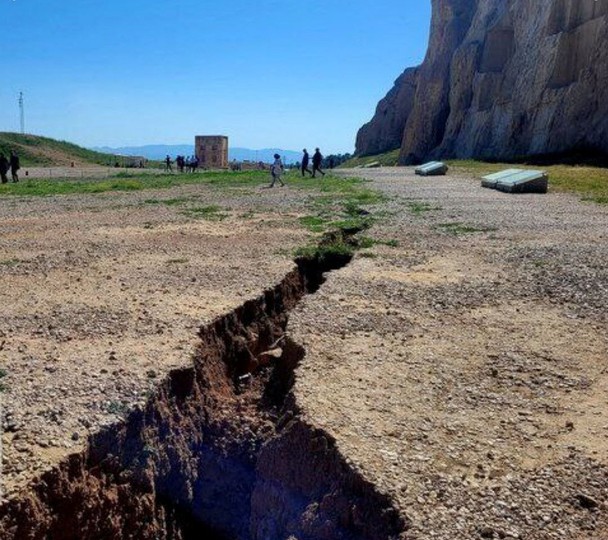 بحران آب و زمین در ایران؛ کاهش منابع و فرونشست گسترده