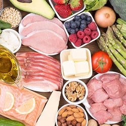 تأمین کالاهای اساسی اولویت اصلی دولت است