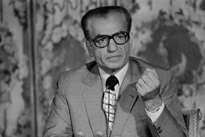 اصلاح يا انقلاب؛ دعوت از خودكامه برای پذيرش حقوق سياسی مردم ايران