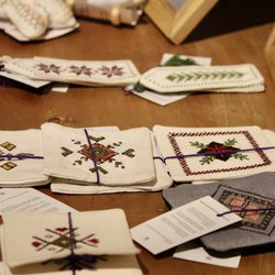 سوزن‌دوزی «تمرین کسب و کار» زنان در محلات کم‌برخوردار زاهدان