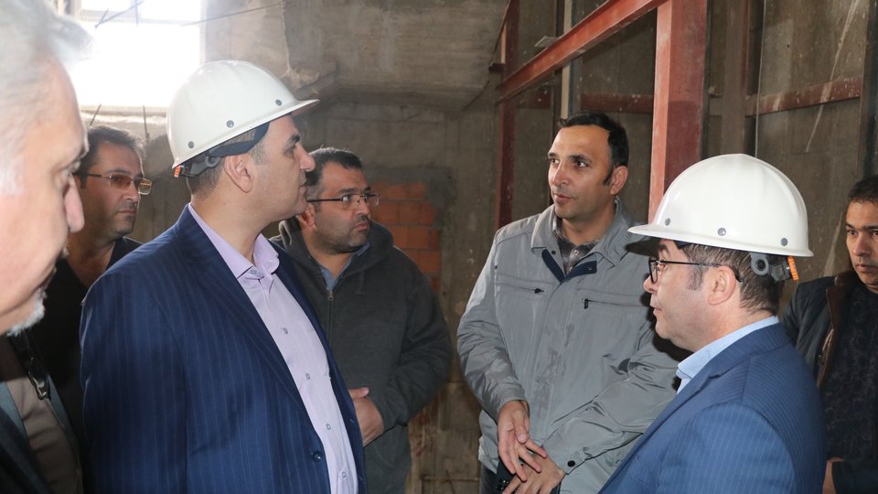 تاکید مدیر درمان اردبیل بر رعایت استانداردهای فنی در پروژه درمانگاه شماره دو