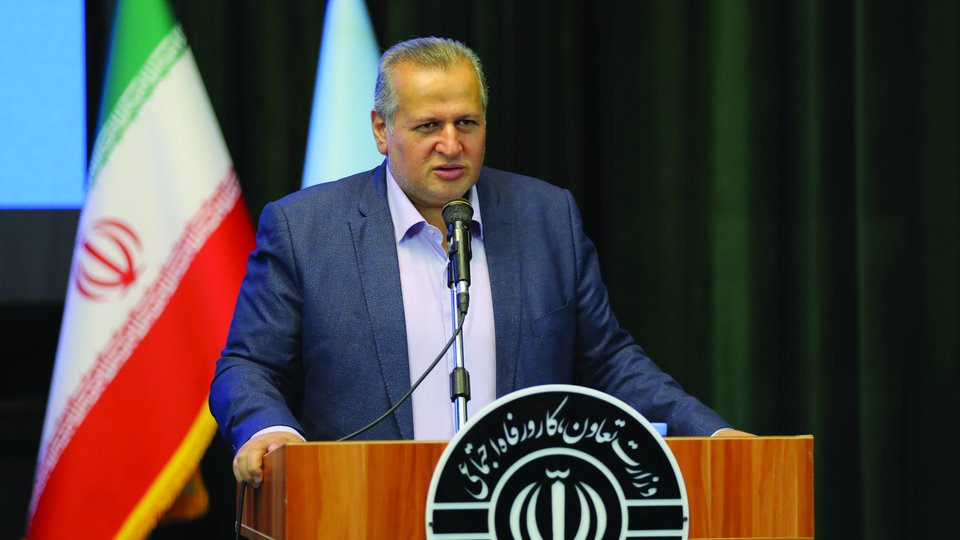 بهره برداری از فاز یک نیروگاه خورشیدی در وزارت رفاه