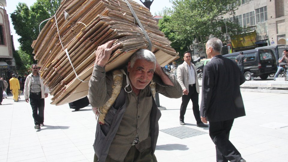 بازنشستگی از مشاغل سخت و زیان‌آور‌ چگونه میسر می‌شود؟