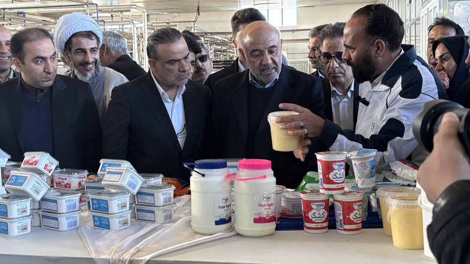 بازدید وزیر رفاه از شرکت شیر پاستوریزه پگاه گناباد