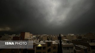 آلودگی تهران ناشی از انفجار مخازن نفتی در حال تخلیه است