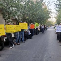 تجمع اعتراضی اساتید دانشگاه فرهنگیان روبروی وزارت آموزش و پرورش