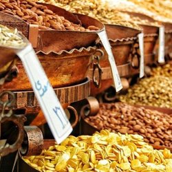 آجیل شب یلدا؛ از خوراکی سنتی تا کالای لوکس