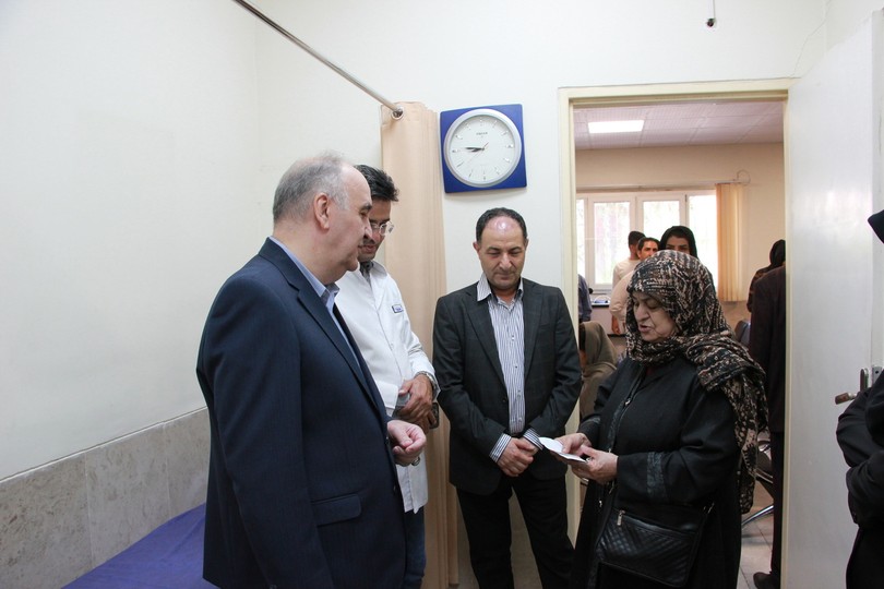 درخواست‌های مراجعان پلی‌کلینیک مراغه روی میز مدیر درمان آذربایجان شرقی