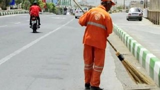 مرگ یک رفتگر دیگر در بزرگراه؛ وقتی پیمانکار جای ماشین، انسان می‌فرستد