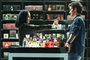 مروری بر فیلم اتاق تاریک | معلق میان سنت و مدرنیته