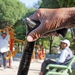 ایران در آستانه یک تغییر جمعیتی بزرگ؛ سالمندان بیشتر، خانواده‌های کوچک‌تر
