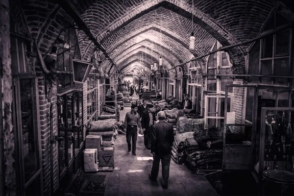 توسعه صنعتی یا معیشت سنتی : واکنش‌ پیشه‌وران  به سیاست‌های صنعتی‌سازی دوره رضا شاه