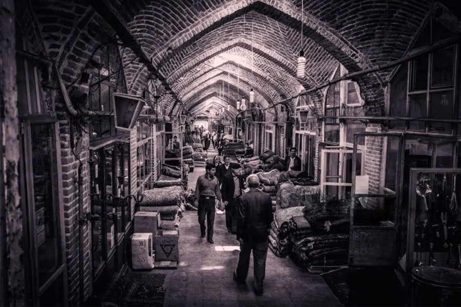 توسعه صنعتی یا معیشت سنتی : واکنش‌ پیشه‌وران  به سیاست‌های صنعتی‌سازی دوره رضا شاه