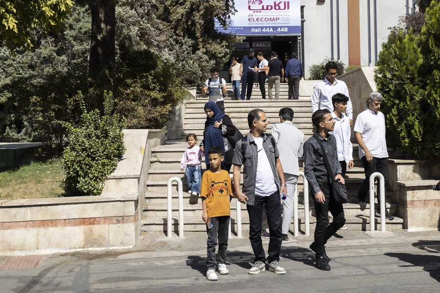 خانواده ها در الکامپ (3).jpg