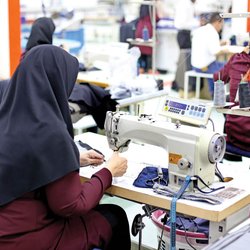 ۴۳ درصد خانوارهای زن‌سرپرست در دو دهک پایین؛ مشاغل خانگی از بیمه بیکاری محروم ماندند
