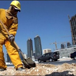 جزیره‌ای با دو چهره؛ بهشت گردشگران و جهنم کارگران مهاجر