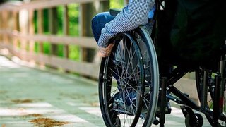 حمایت از جامعه معلولان با ابلاغ تعرفه‌های جدید خدمات؛ افزایش حق پرستاری، مددکاری و ویزیت در منزل
