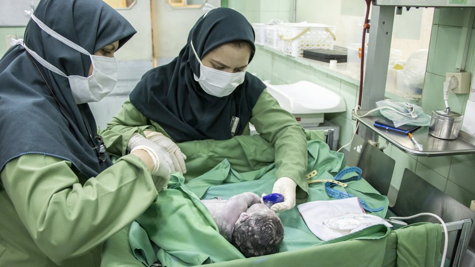خدمات مامایی؛ تضمین کننده سلامت نسل آینده