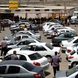 بازار خودرو زیر فشار دلار؛ خریداران به خودروهای ارزان‌تر روی می‌آورند