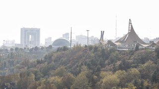 تهران در فروردین ۱۴۰۵؛ هوای پاک‌تر زیر سایه کاهش تردد