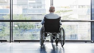 هزینه بهداشتی معلولان تا ۳۰ میلیون تومان است، بهزیستی ۱.۵ میلیون می‌دهد!