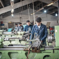 فراموشی یک ضرورت؛ کارگاه‌های امن به جای گسترش مشاغل سخت و زیان‌آور