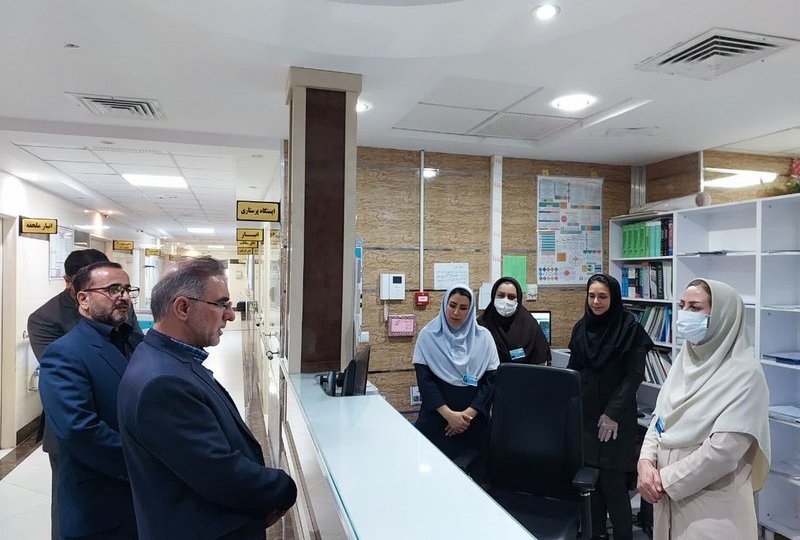 بازدید نوروزی مدیر درمان استان مرکزی از بیمارستان شازند
