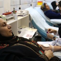 صف‌های طولانی اهدای خون، موجب انصراف اهداکنندگان شده است