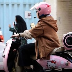 صدور گواهینامه موتورسیکلت برای زنان به‌طور رسمی آغاز شد