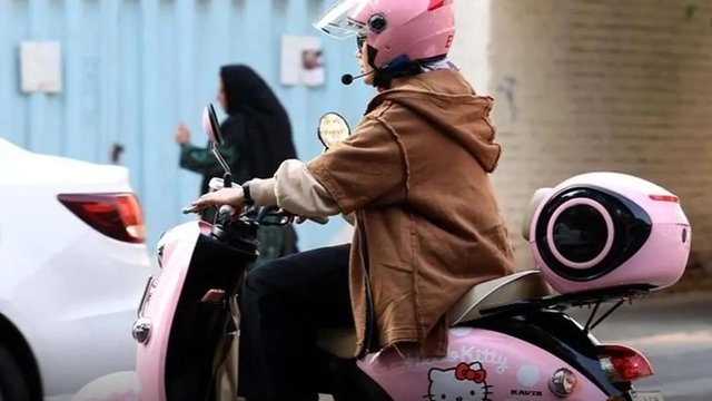 ۱۸ زن موتورسوار در چهار ماه جان باختند؛ خلأ گواهینامه همچنان پابرجاست