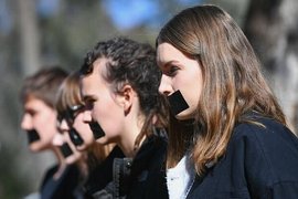 استثمار پنهان؛ تاوان زن بودن در اقتصاد جهانی