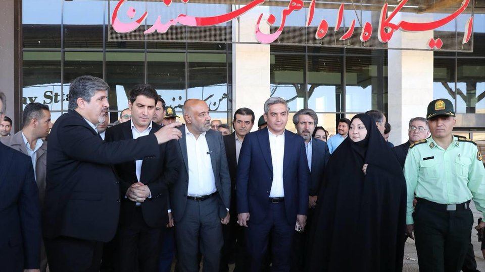 راه اندازی قطار سنندج-مشهد  گامی نو در ارتقای رفاه مردم کردستان
