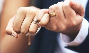 عشق در قفس اقتصاد