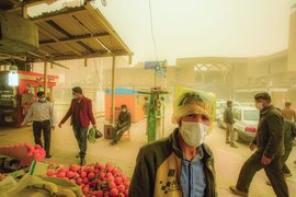 بحران‌ها با هم آمدند