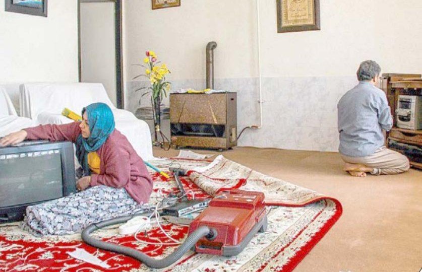 سقف کوتاه حمایت از زنان خانه‌دار ایرانی؛ تجربه کشورهای دیگر چه می‌گوید؟