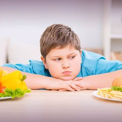 چاقی کودکان از کم‌وزنی پیشی گرفت؛ نیاز فوری به اصلاح غذای مدارس