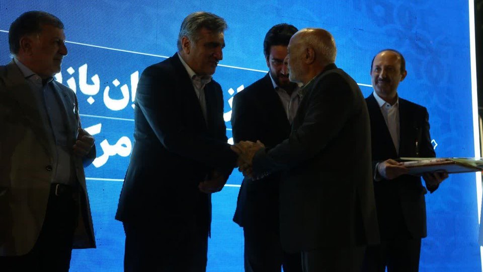 گزارش تصویری از مراسم تجلیل از کارکنان بازنشسته سال 1403 ستاد سازمان تامین اجتماعی