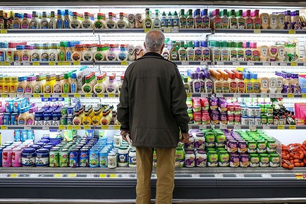 ارتباط دستمزد با هزینه خوراکی خانوار چگونه باشد؟