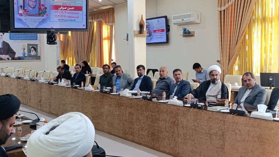 مدیریت درمان تأمین اجتماعی همدان در جمع برگزیدگان ستاد اقامه نماز