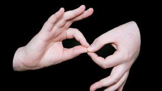 تقویت حقوق ناشنوایان با رسمیت دادن به زبان اشاره