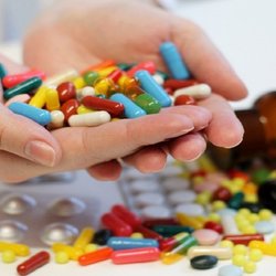 نقش نسخه‌نویسی الکترونیک در افزایش مصرف دارو؛ تزریق سرم در کشور ۲ برابر شده است