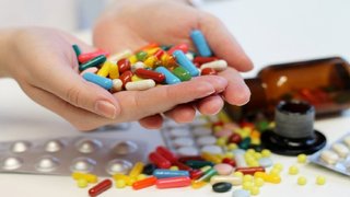 نقش نسخه‌نویسی الکترونیک در افزایش مصرف دارو؛ تزریق سرم در کشور ۲ برابر شده است