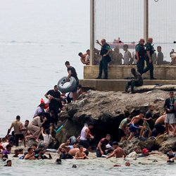 هجوم مهاجران به سئوتا؛ اسپانیا ارتش را وارد عمل کرد