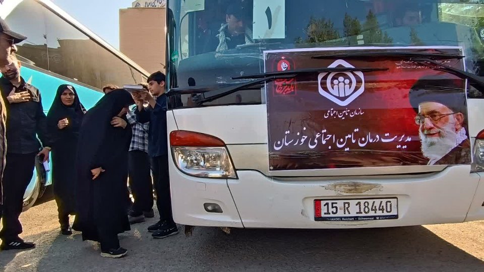 اعزام کاروان خادمان درمان تأمین‌اجتماعی خوزستان به آیین وداع با رهبر شهید در قم