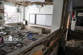 خاطرات خردشده، حکایت دبستان ویران در دل شب